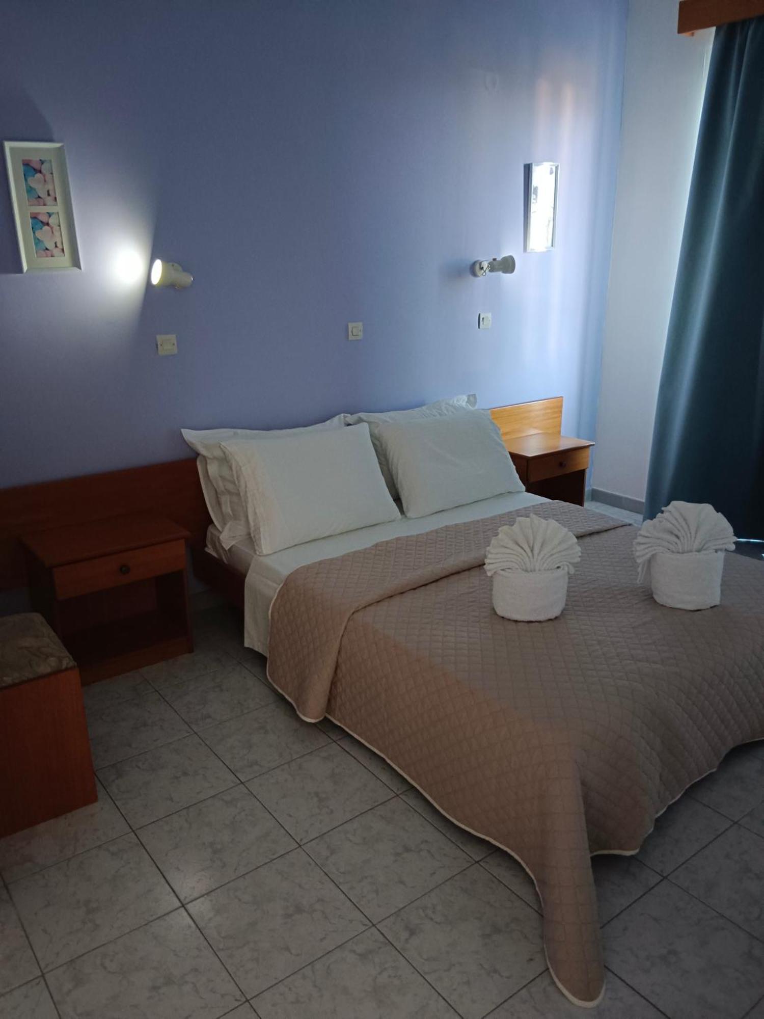 קרמסטי Pyrgos Hotel Apartments מראה חיצוני תמונה