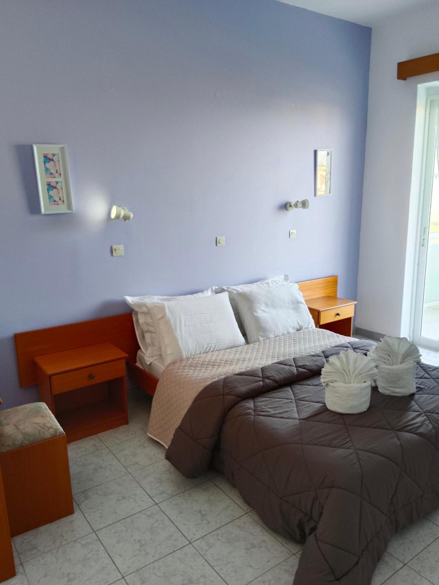 קרמסטי Pyrgos Hotel Apartments מראה חיצוני תמונה