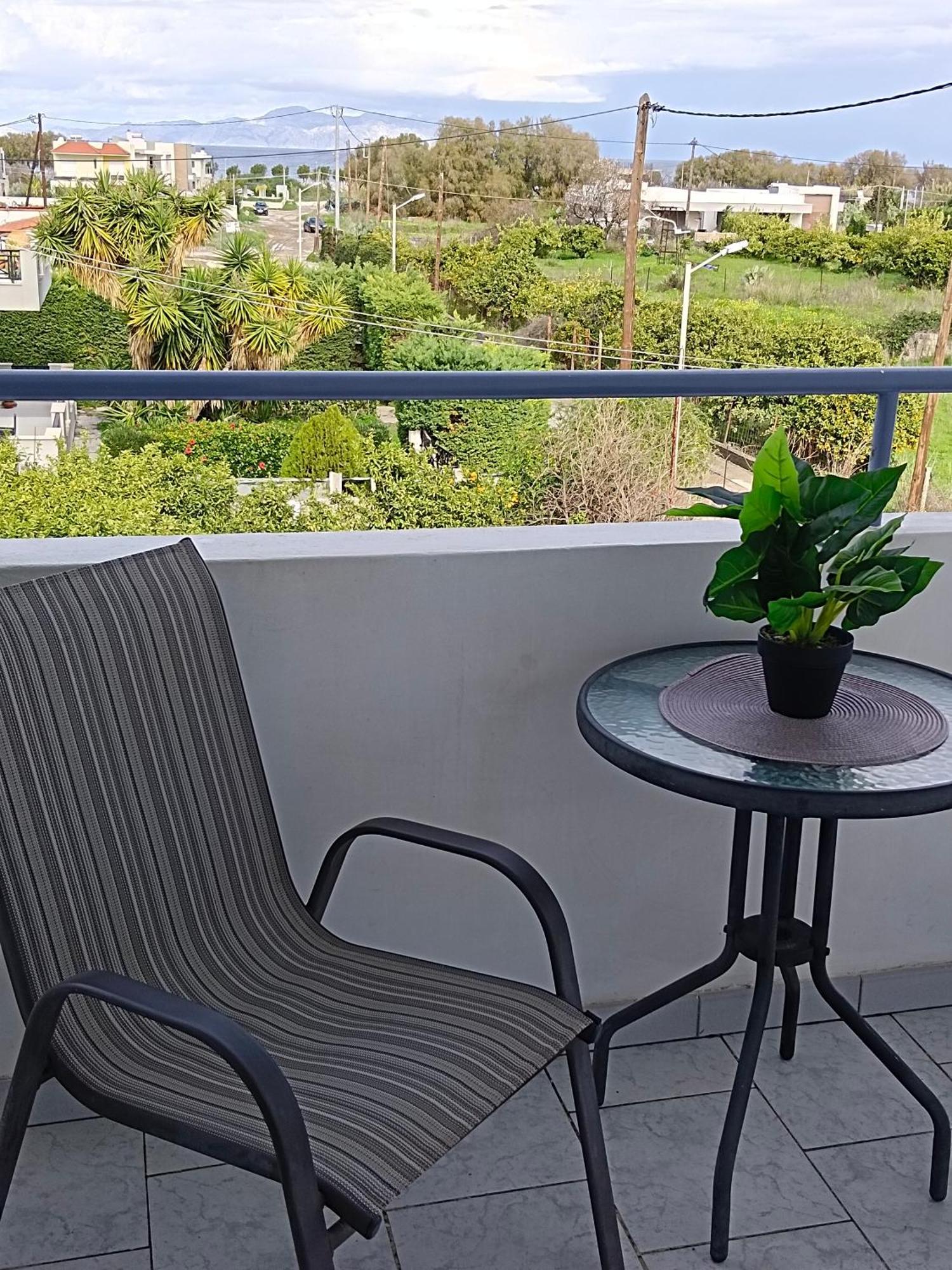 קרמסטי Pyrgos Hotel Apartments מראה חיצוני תמונה