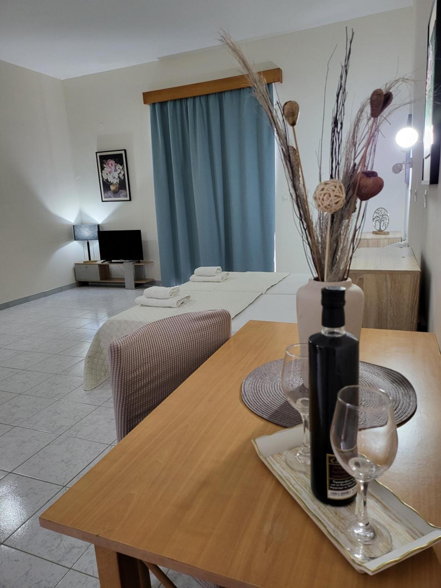 קרמסטי Pyrgos Hotel Apartments מראה חיצוני תמונה