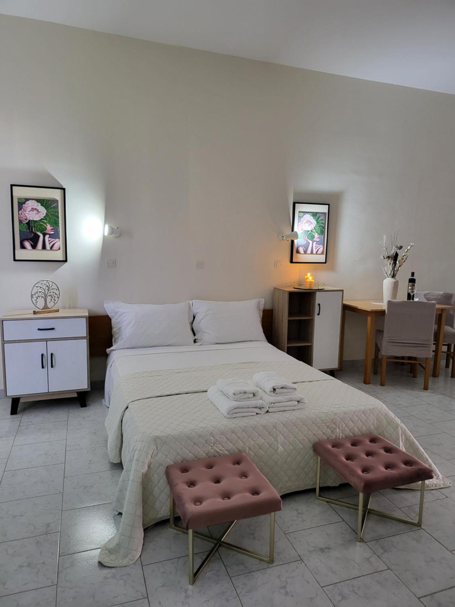 קרמסטי Pyrgos Hotel Apartments מראה חיצוני תמונה