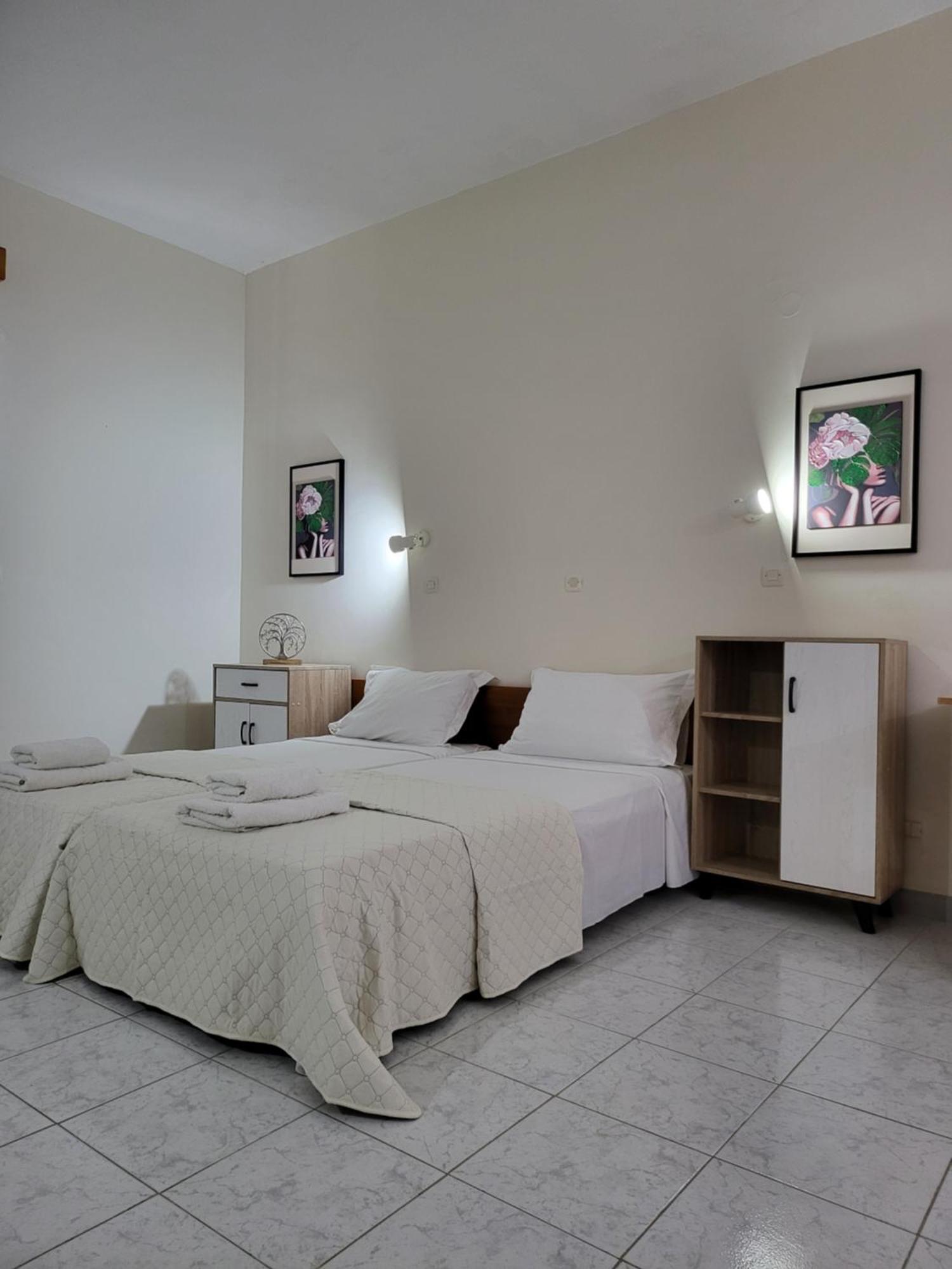 קרמסטי Pyrgos Hotel Apartments מראה חיצוני תמונה