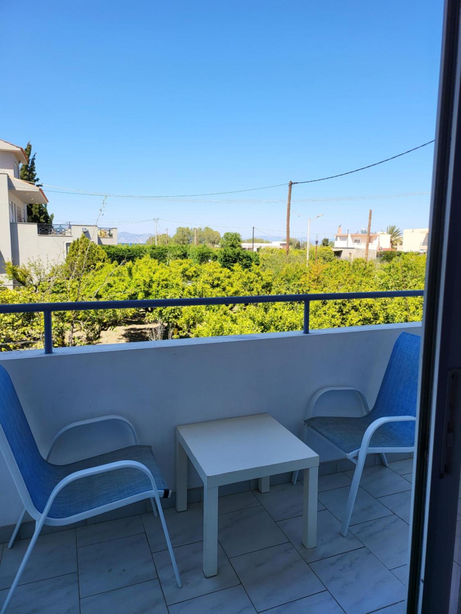 קרמסטי Pyrgos Hotel Apartments מראה חיצוני תמונה