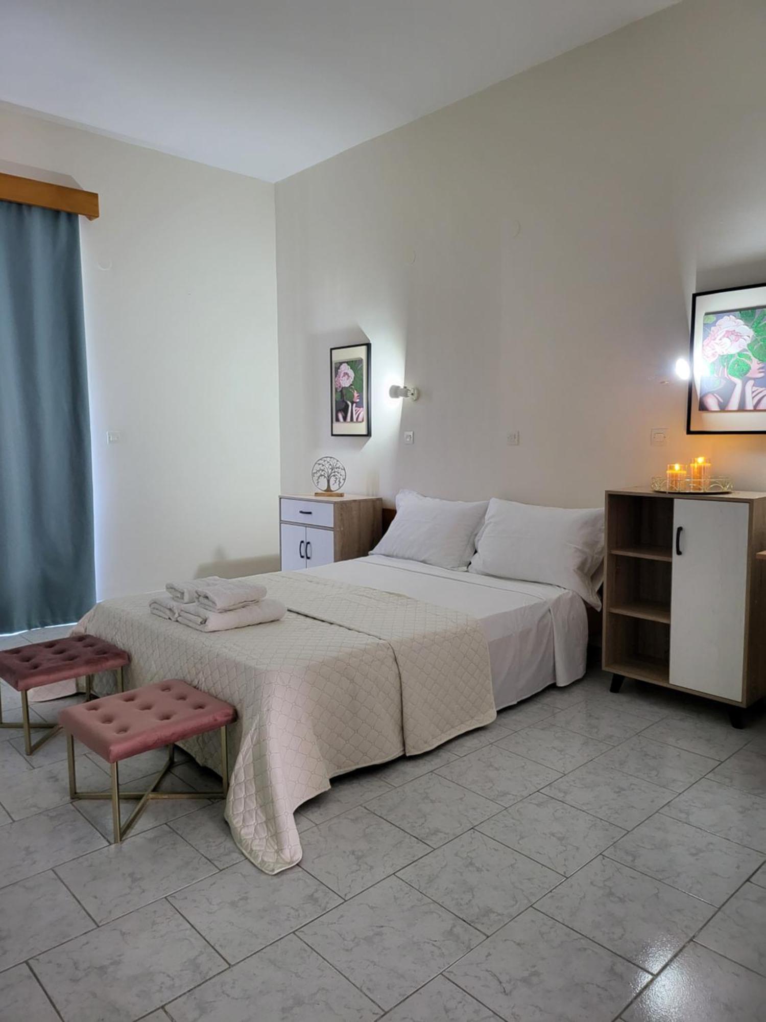 קרמסטי Pyrgos Hotel Apartments מראה חיצוני תמונה