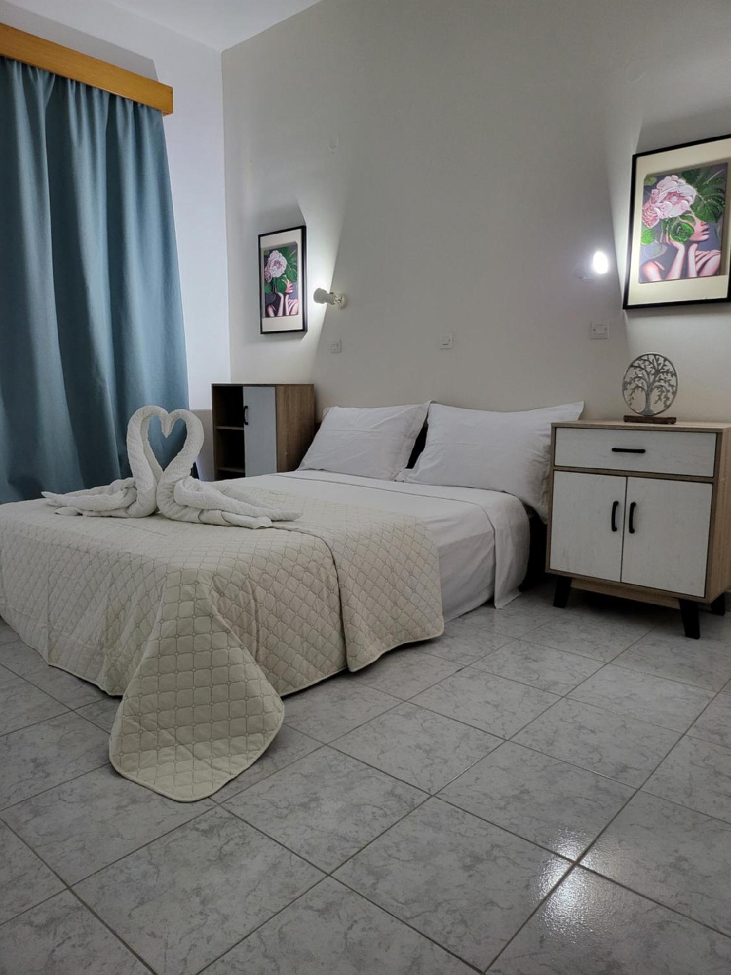 קרמסטי Pyrgos Hotel Apartments מראה חיצוני תמונה
