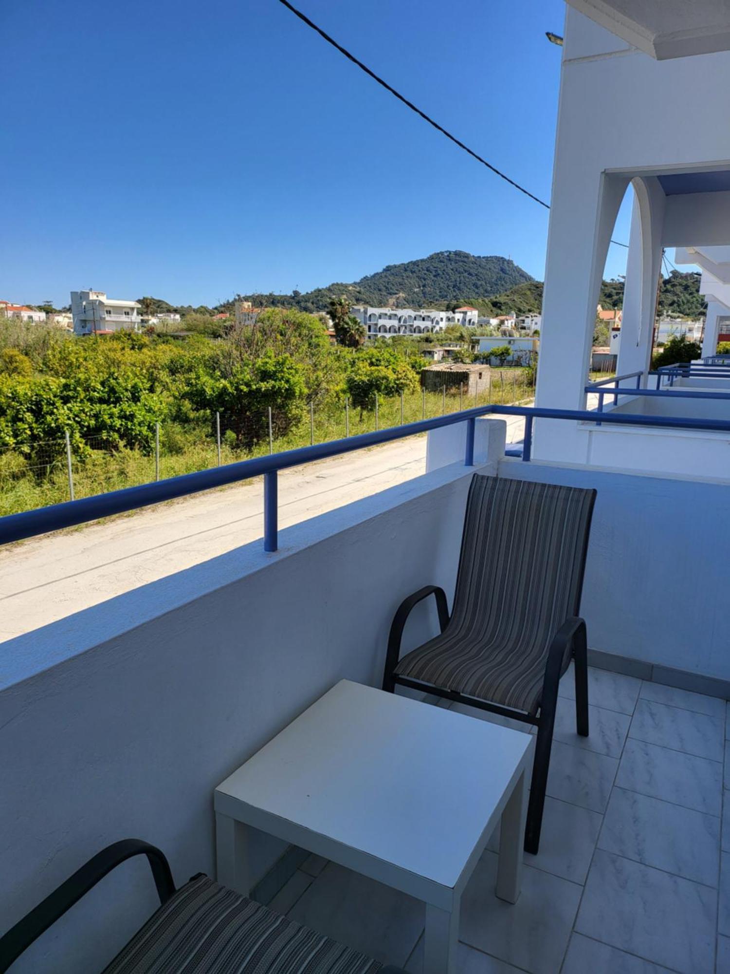 קרמסטי Pyrgos Hotel Apartments מראה חיצוני תמונה