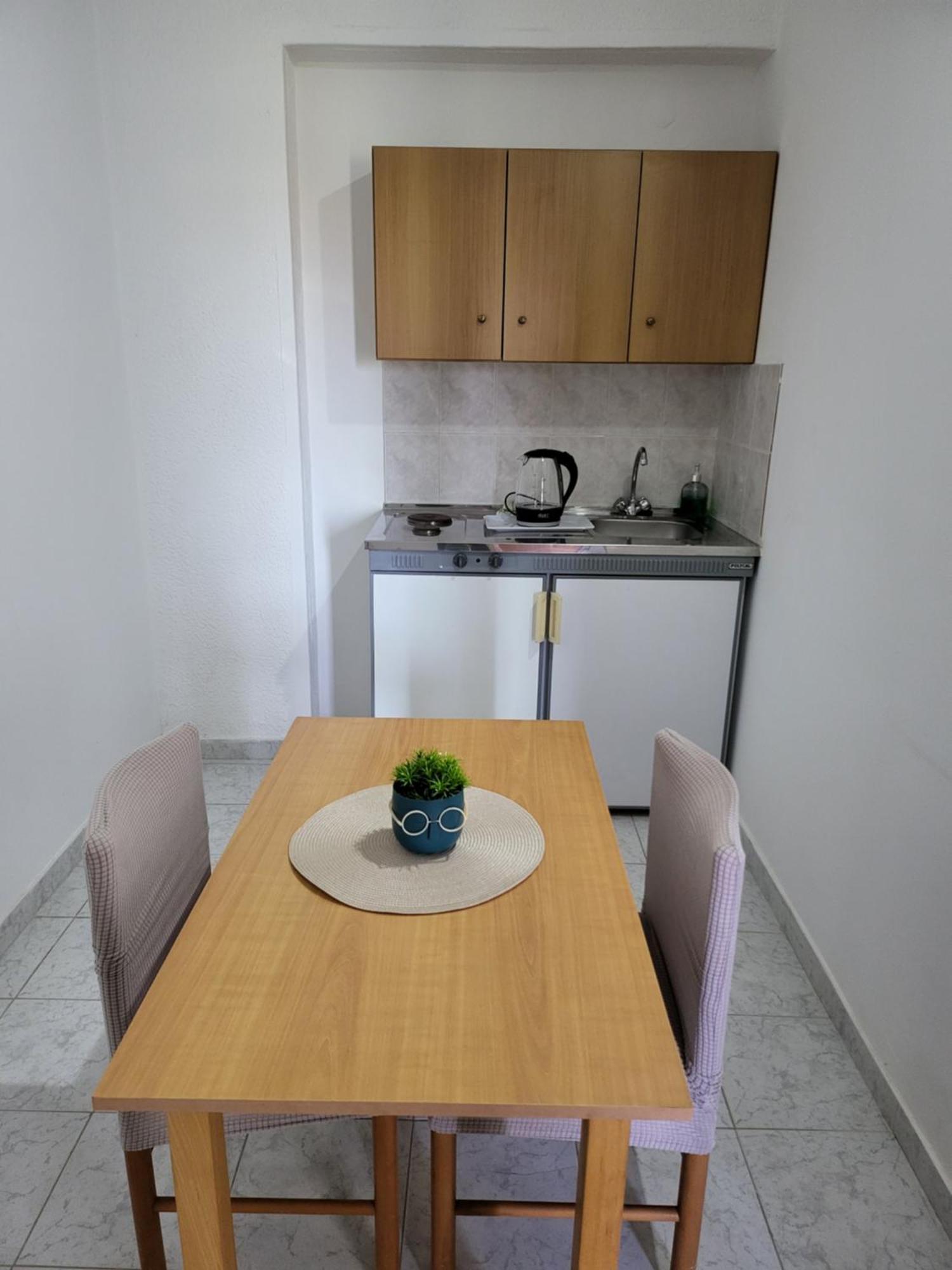 קרמסטי Pyrgos Hotel Apartments מראה חיצוני תמונה