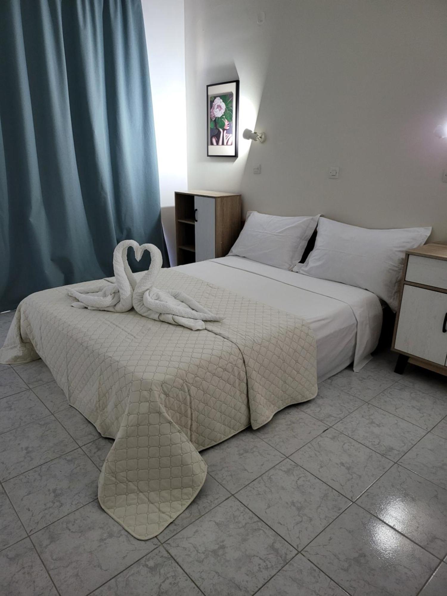 קרמסטי Pyrgos Hotel Apartments מראה חיצוני תמונה
