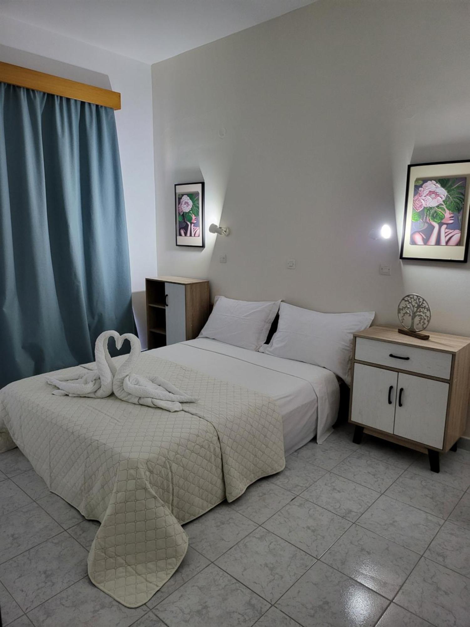 קרמסטי Pyrgos Hotel Apartments מראה חיצוני תמונה