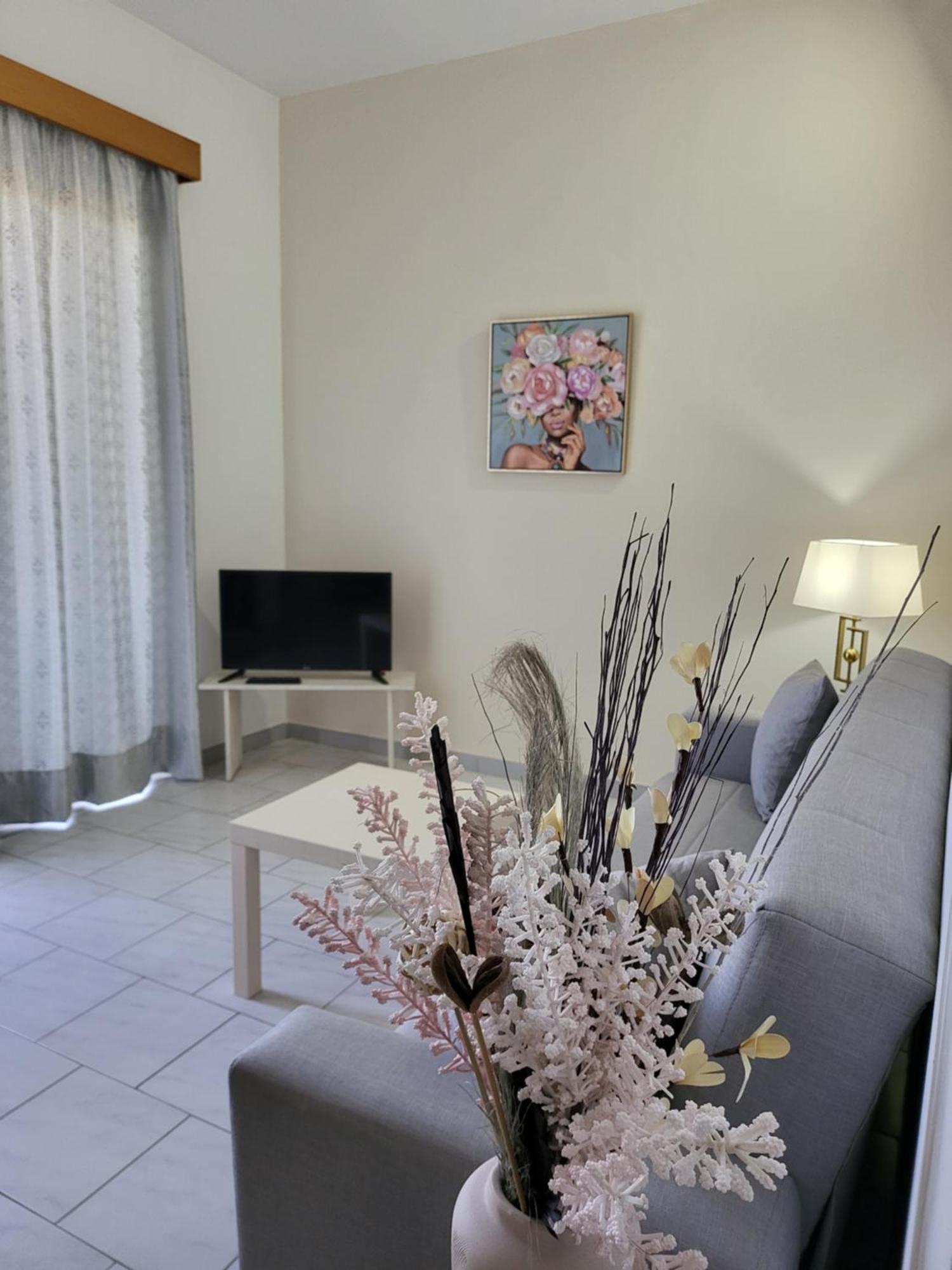 קרמסטי Pyrgos Hotel Apartments מראה חיצוני תמונה