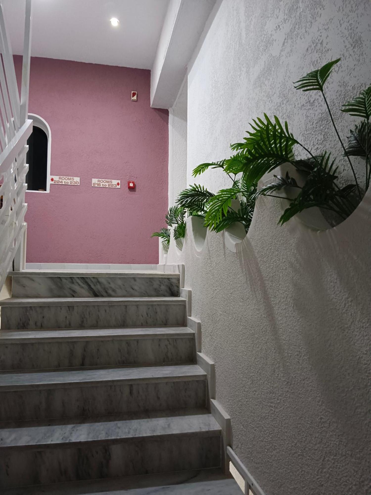 קרמסטי Pyrgos Hotel Apartments מראה חיצוני תמונה