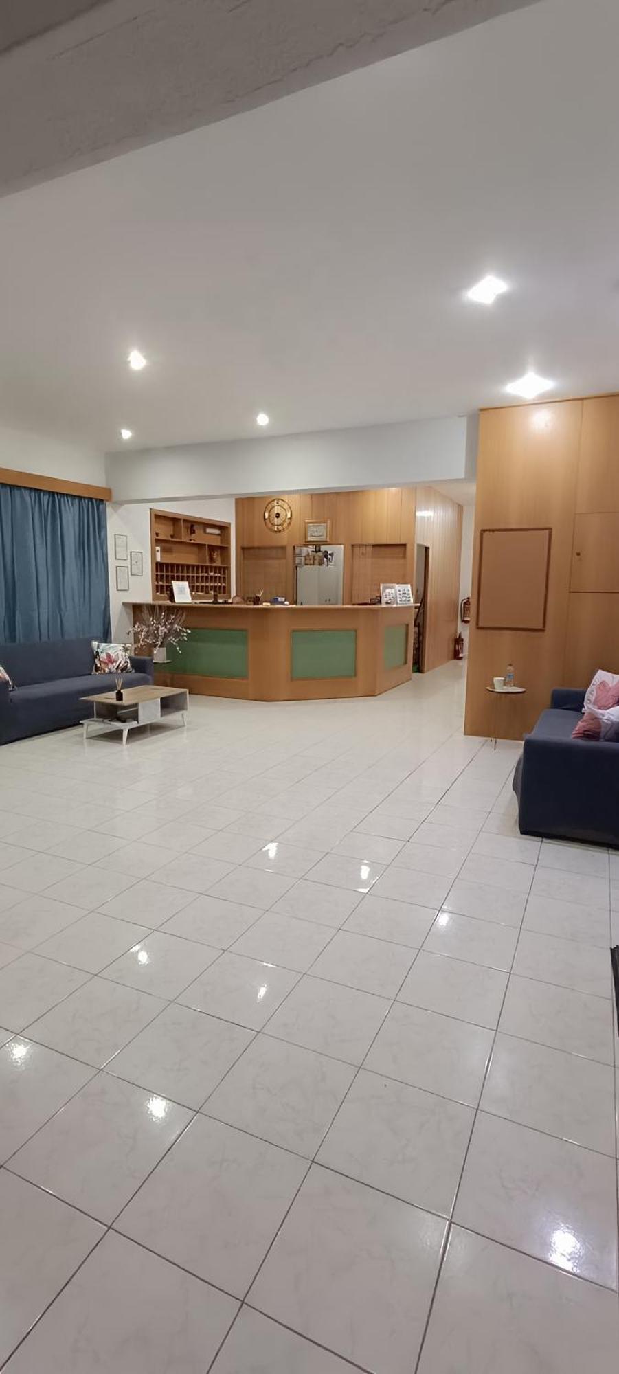 קרמסטי Pyrgos Hotel Apartments מראה חיצוני תמונה