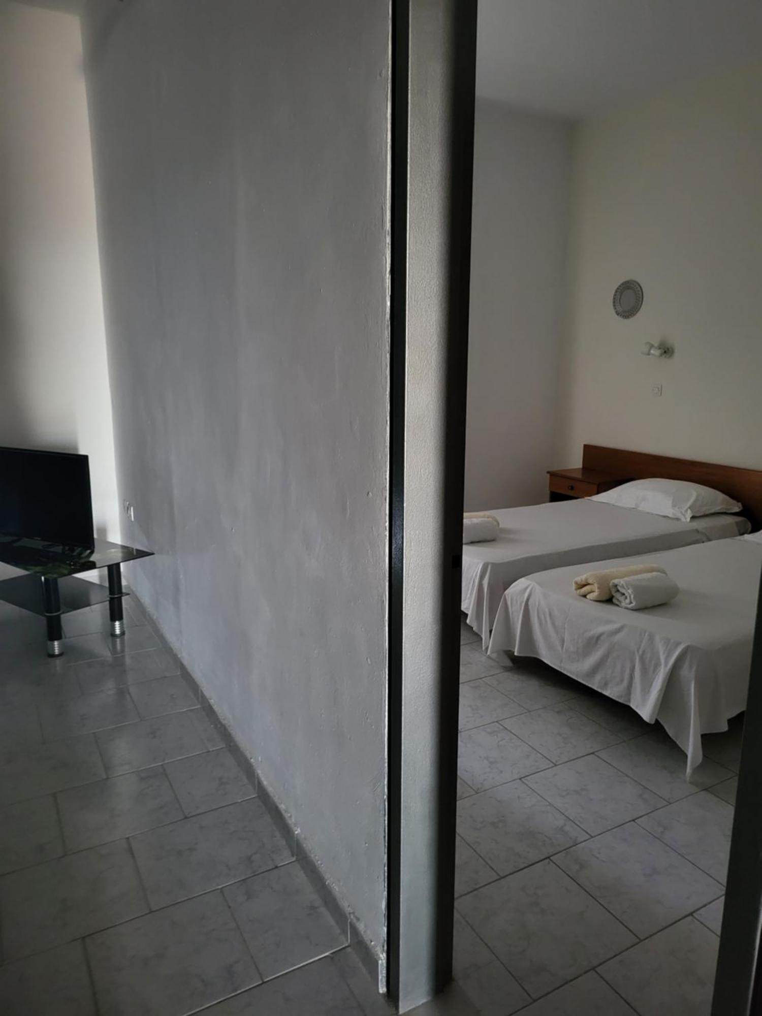 קרמסטי Pyrgos Hotel Apartments מראה חיצוני תמונה