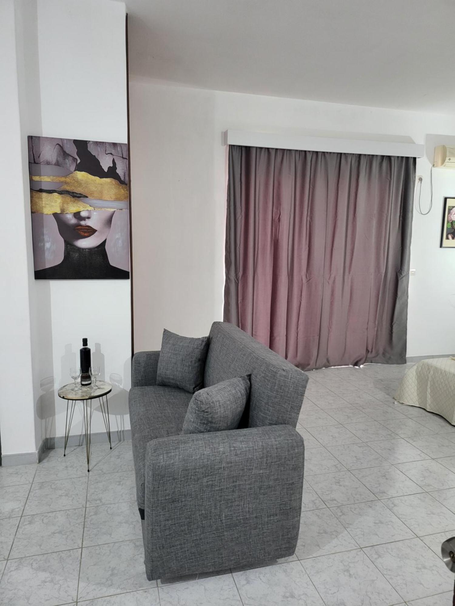 קרמסטי Pyrgos Hotel Apartments מראה חיצוני תמונה