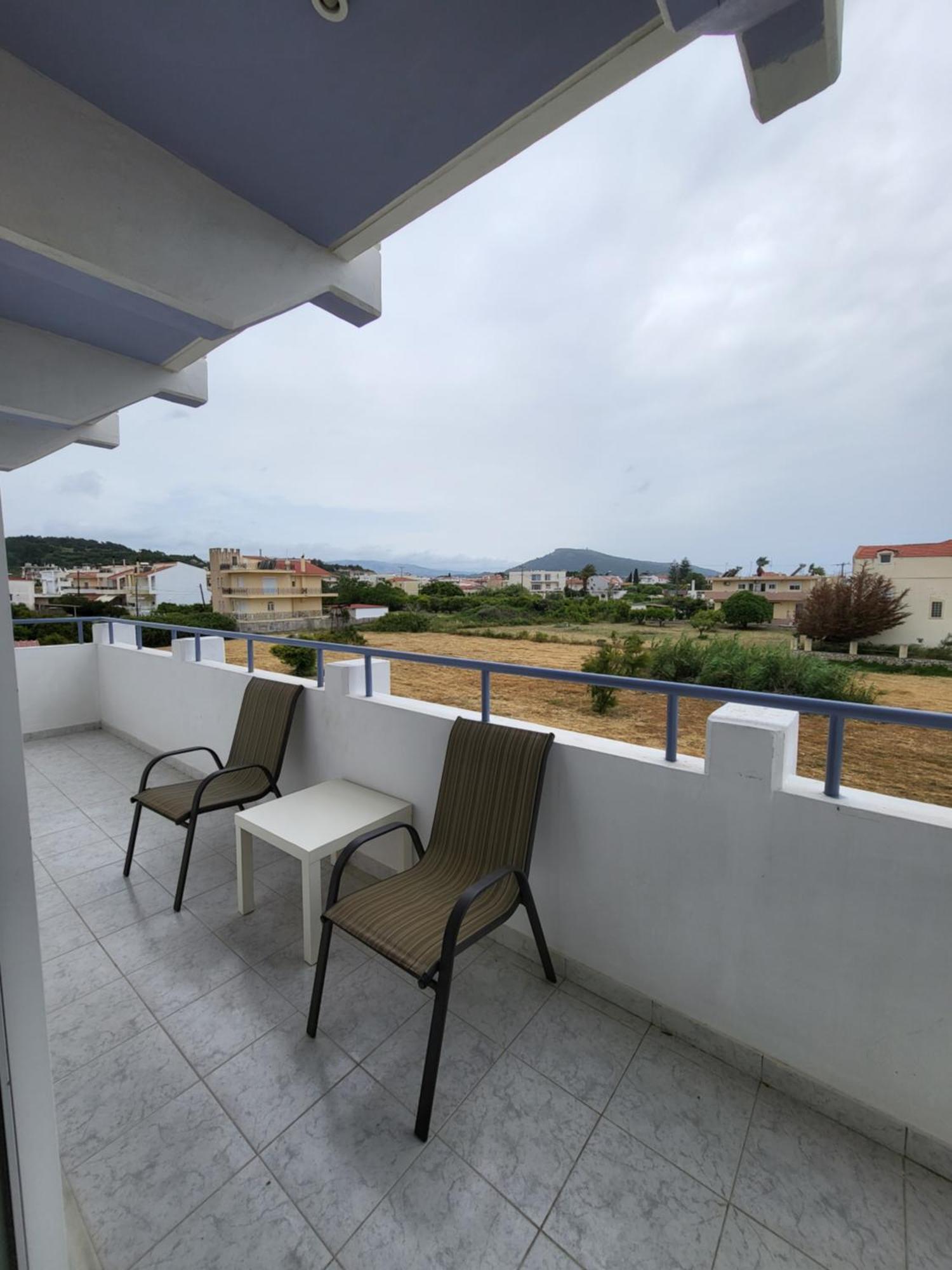 קרמסטי Pyrgos Hotel Apartments מראה חיצוני תמונה