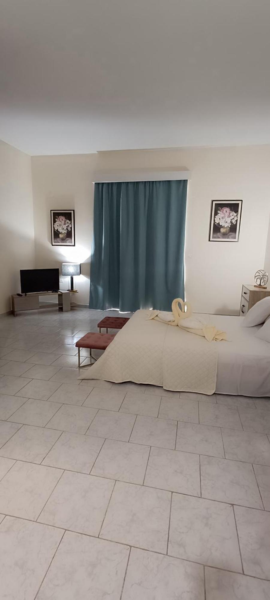 קרמסטי Pyrgos Hotel Apartments מראה חיצוני תמונה